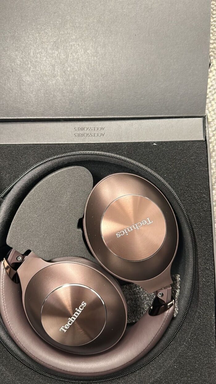 Technics Premium Hi-Res Wireless Bluetooth Stereo Headphones, 40 mm - Image 5